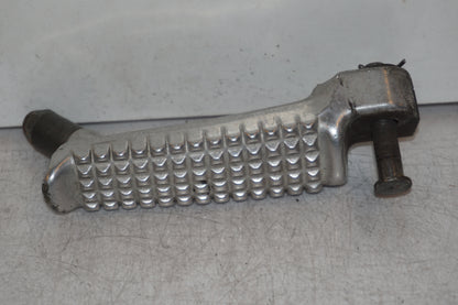 Framsidan på Fotpinne från en Kawasaki Z 550 -1985 motorcykel.