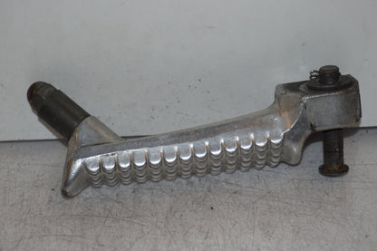 Vänster sida på Fotpinne från en Kawasaki Z 550 -1985 motorcykel.