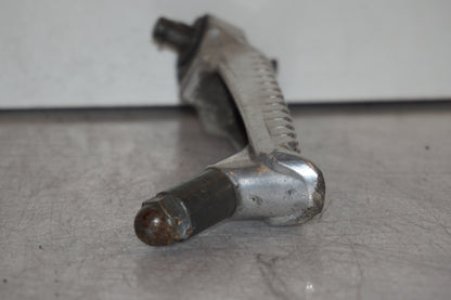 Snett uppifrån på Fotpinne från en Kawasaki Z 550 -1985 motorcykel.