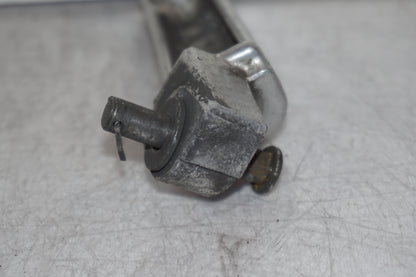 Snett nerifrån på Fotpinne från en Kawasaki Z 550 -1985 motorcykel.