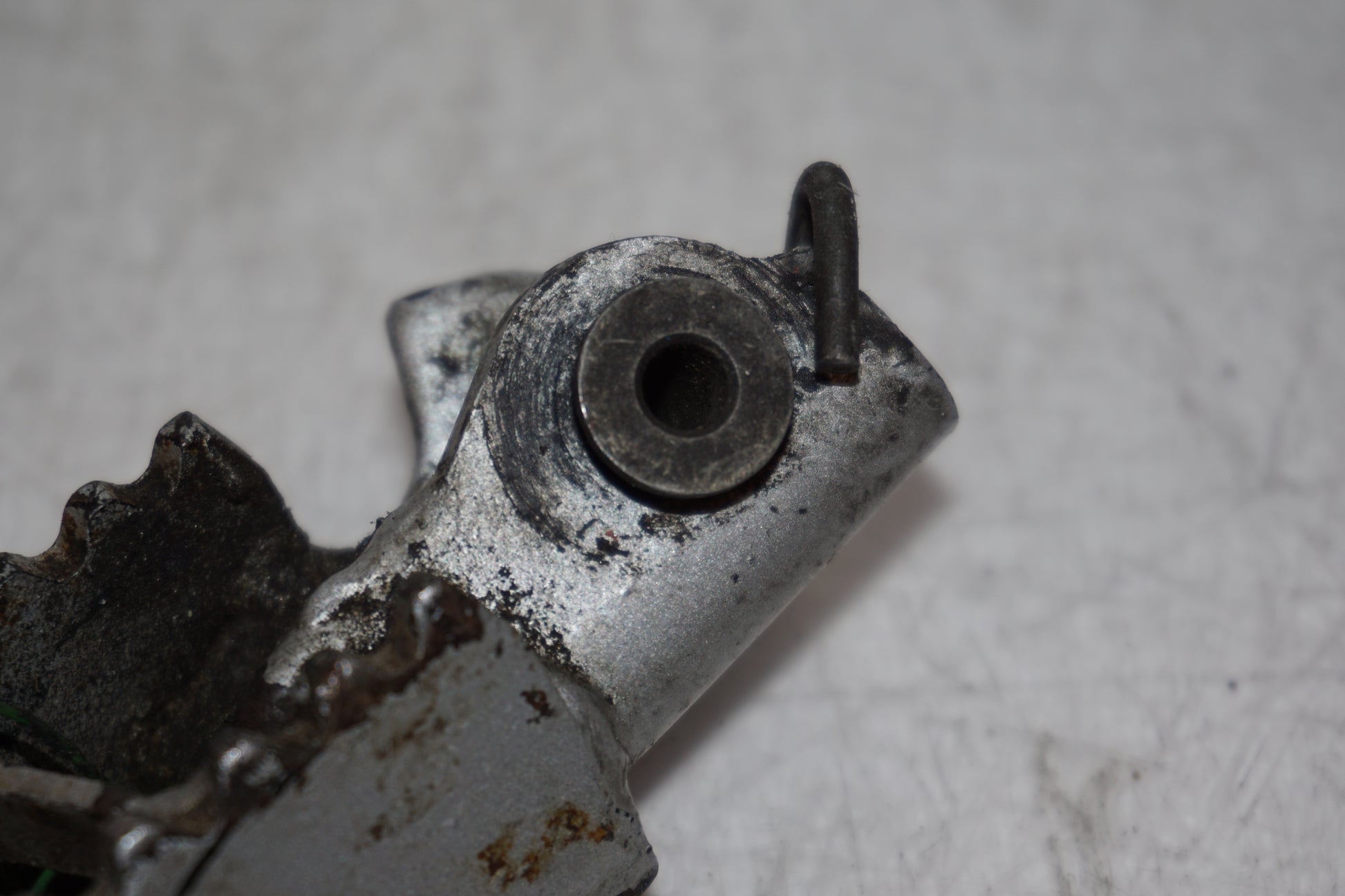 Snett uppifrån på Fotpinne från en Kawasaki KDX 125 -1991 motorcykel.