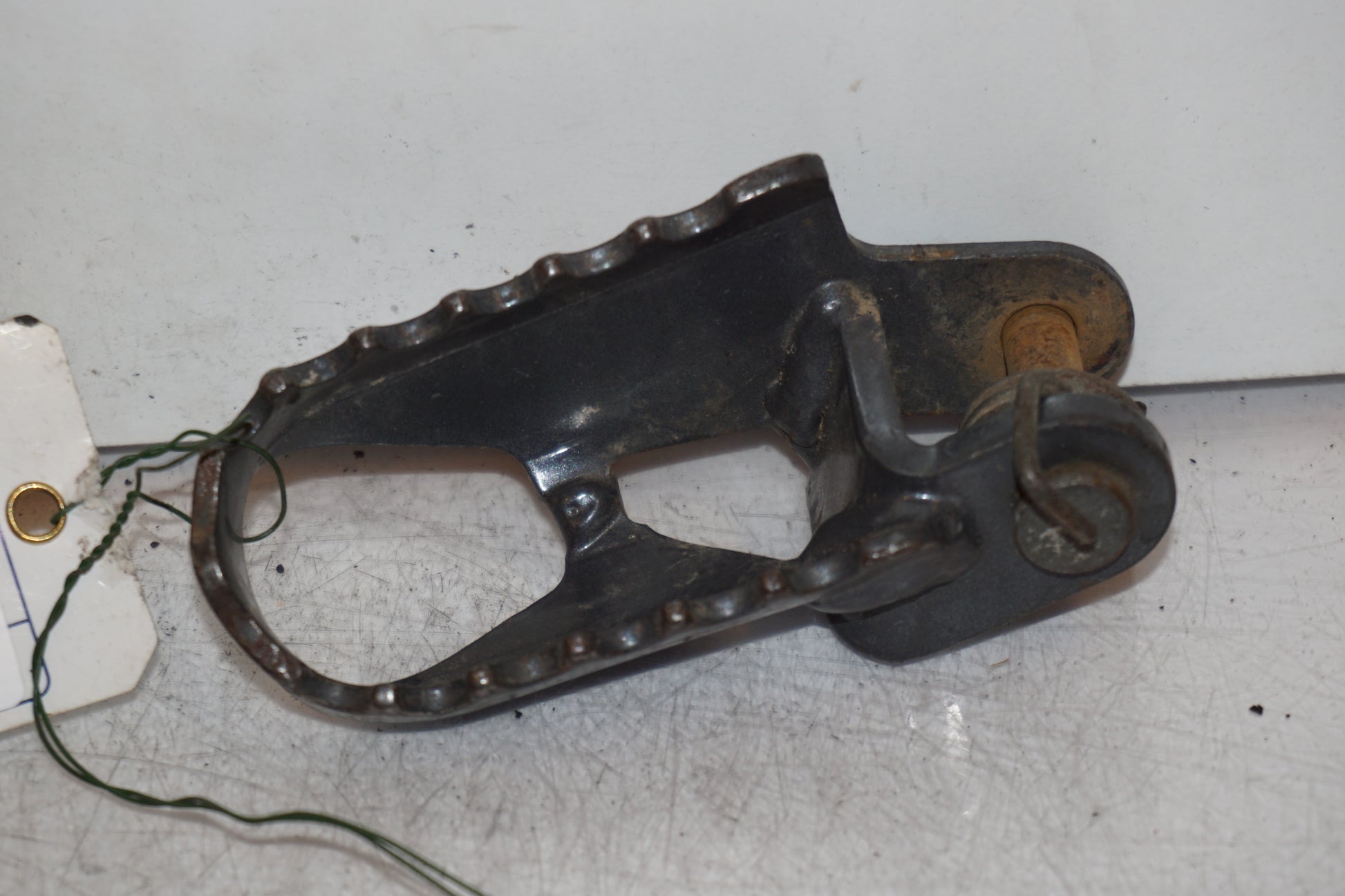 Baksidan på Fotpinne från en Kawasaki KLX 650 -1993 motorcykel.