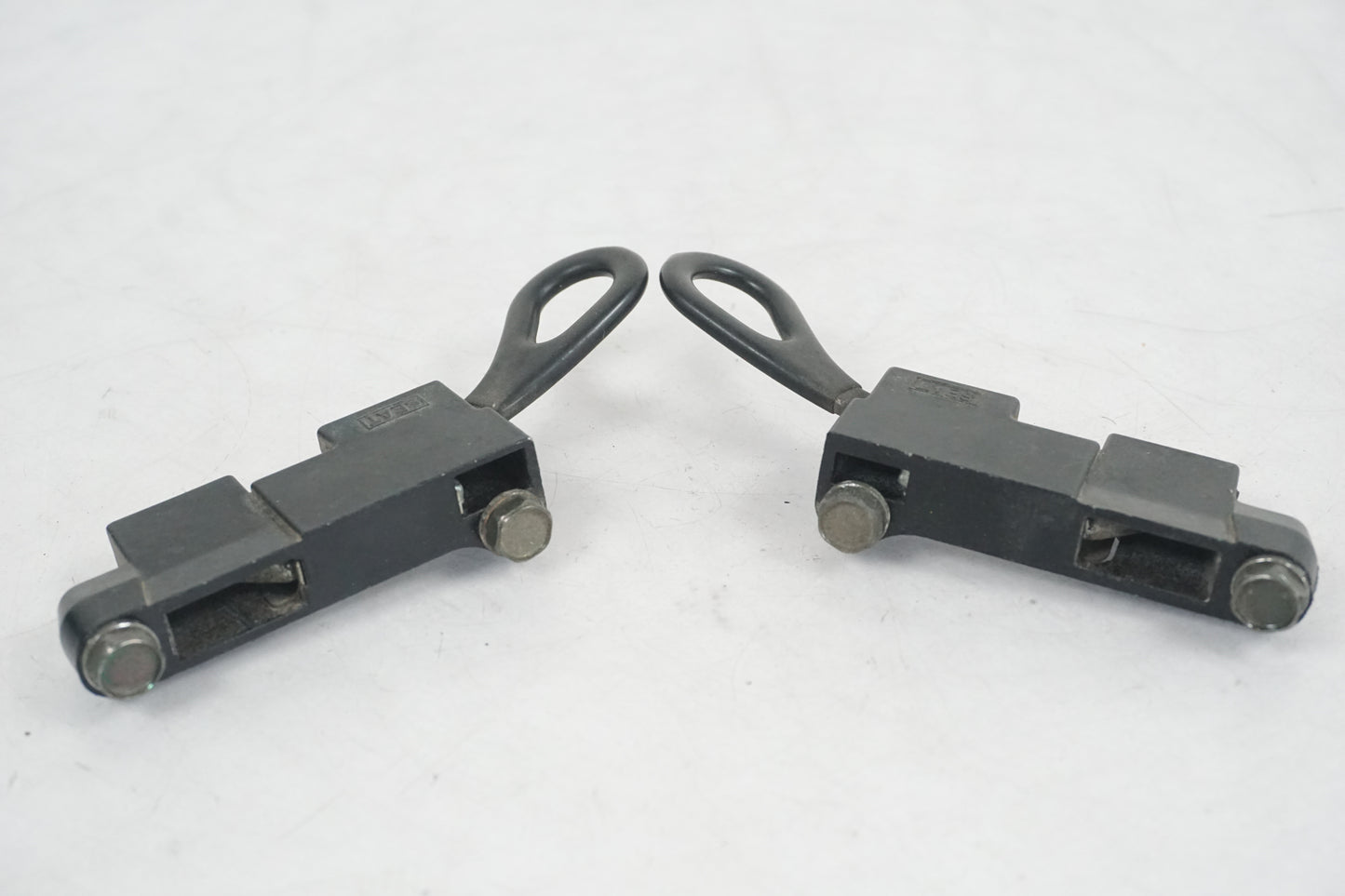 Baksidan på Sadellåsmekanism från en Yamaha V-MAX 1200 -1997 motorcykel.