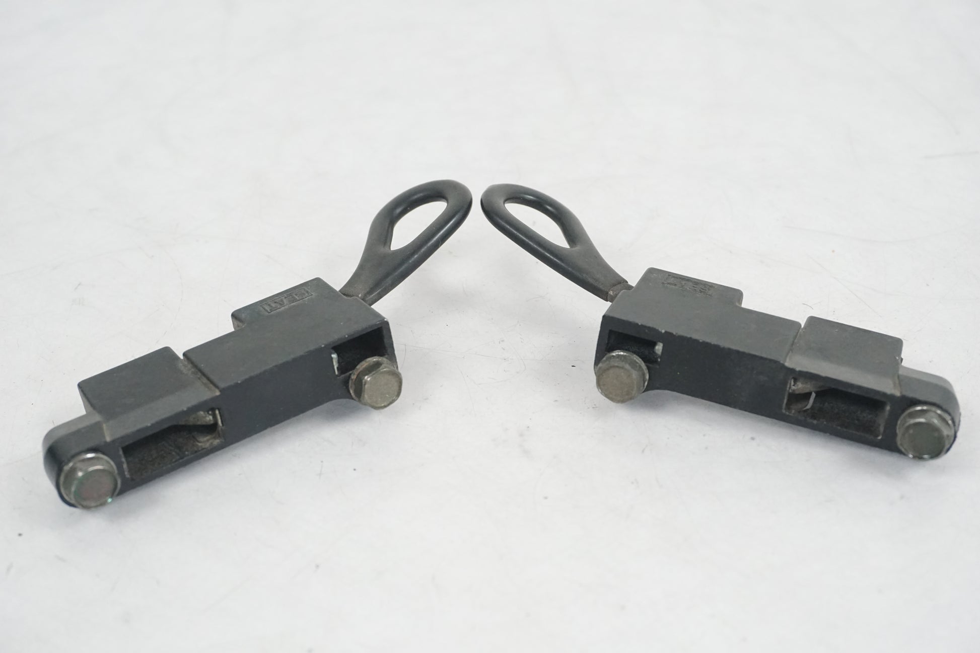 Baksidan på Sadellåsmekanism från en Yamaha V-MAX 1200 -1997 motorcykel.