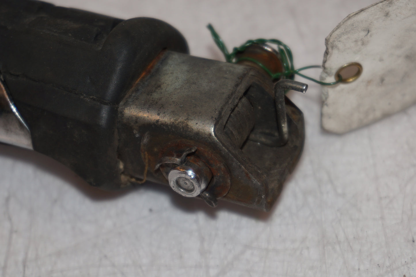 Snett nerifrån på Fotpinne från en Honda NX 250 -1990 motorcykel.