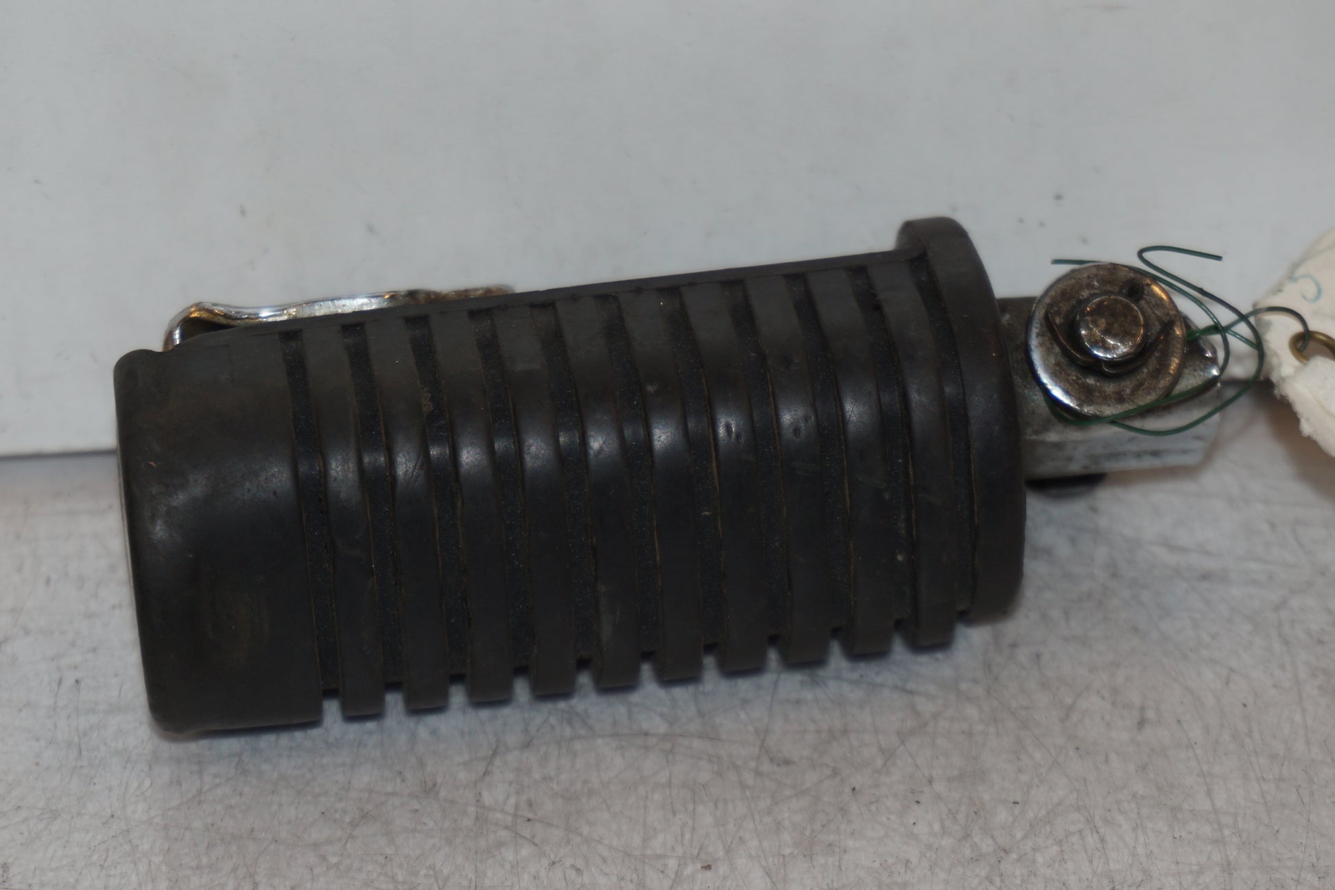 Framsidan på Fotpinne från en Honda CB 650 -1982 motorcykel.