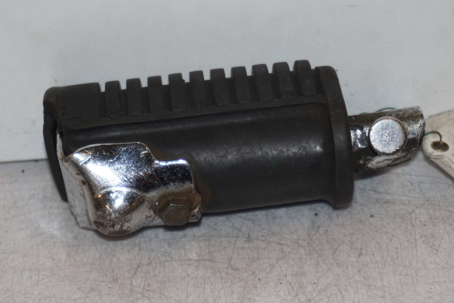 Baksidan på Fotpinne från en Honda CB 650 -1982 motorcykel.