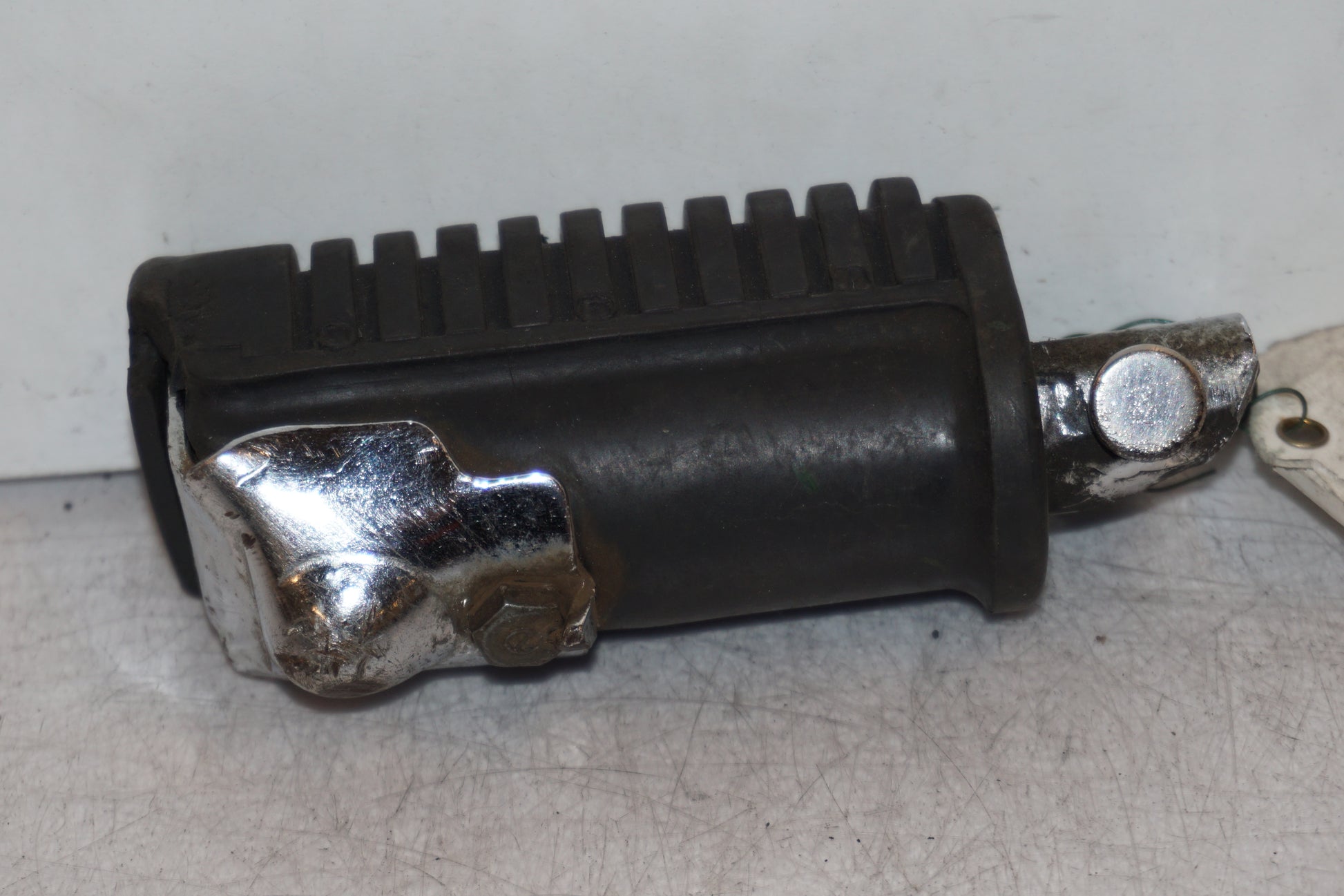 Baksidan på Fotpinne från en Honda CB 650 -1982 motorcykel.