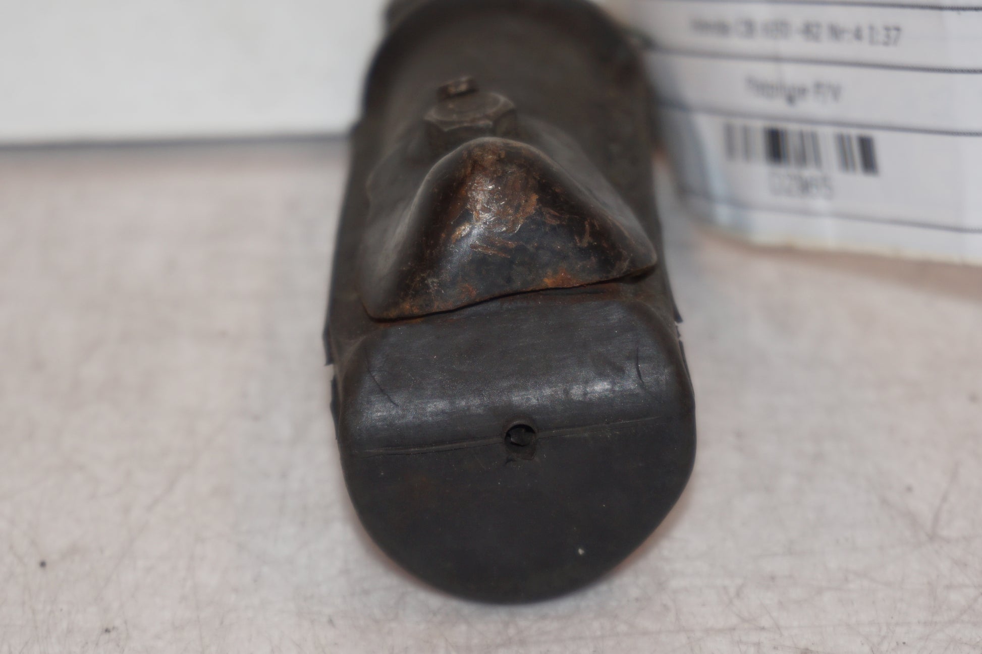 Vänster sida på Fotpinne från en Honda CB 650 -1982 motorcykel.