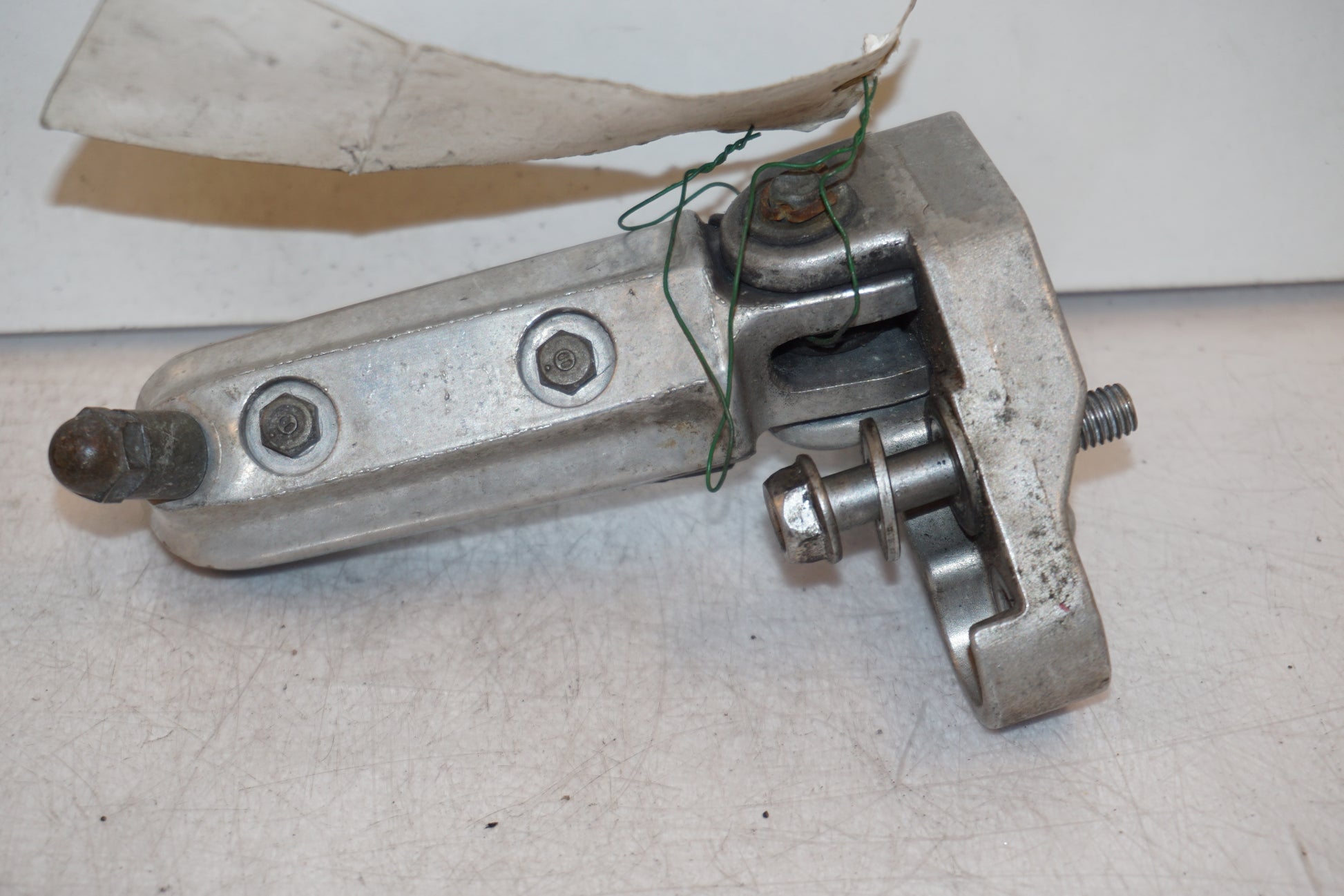 Höger sida på Fotpinne från en Honda CB 750 SF -1993 motorcykel.