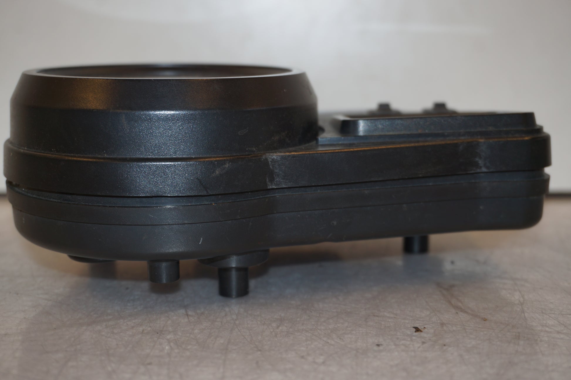 Vänster sida på Instrumentpanel från en Yamaha YZF R6 -2001 motorcykel.