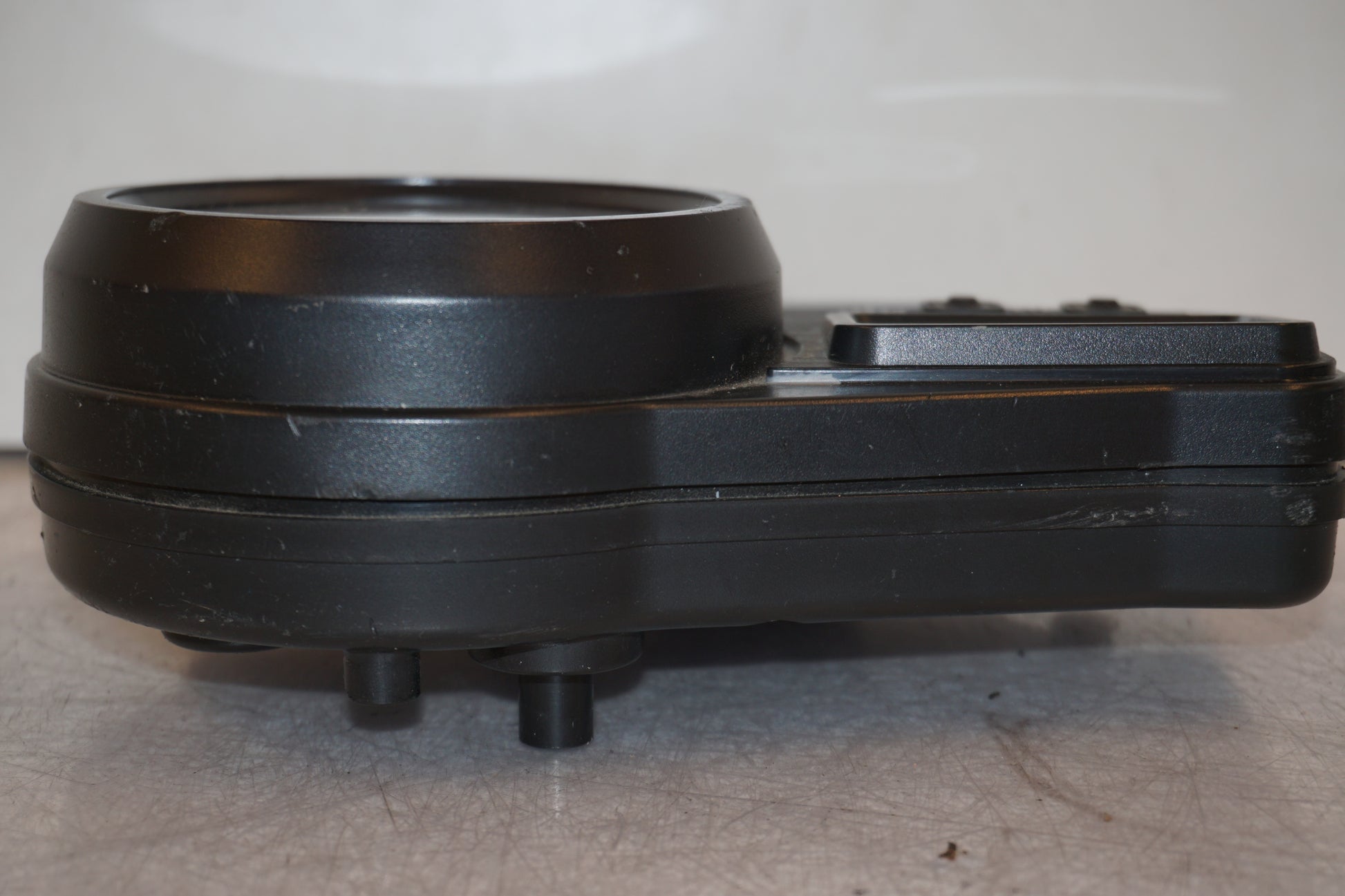 Vänster sida på Instrumentpanel från en Yamaha YZF R6 -2001 motorcykel.