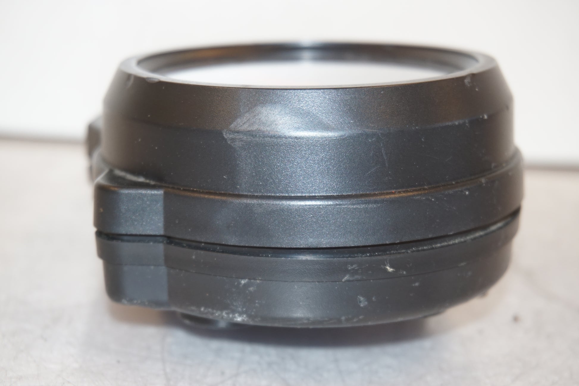 Snett uppifrån på Instrumentpanel från en Yamaha YZF R6 -2001 motorcykel.