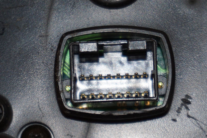 Extrabild1 på Instrumentpanel från en Yamaha YZF R6 -2001 motorcykel.