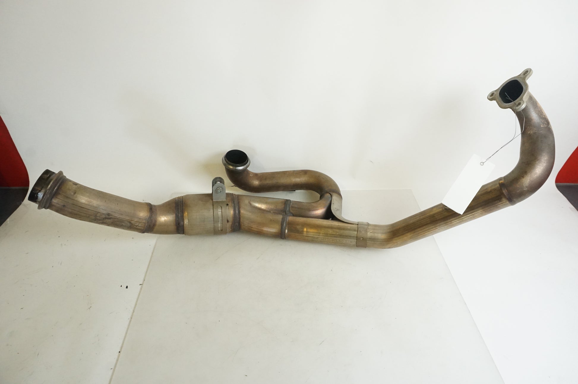 Framsidan på Grenrör från en KTM 1290 Super Adventure R -2018 motorcykel.