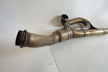 Baksidan på Grenrör från en KTM 1290 Super Adventure R -2018 motorcykel.