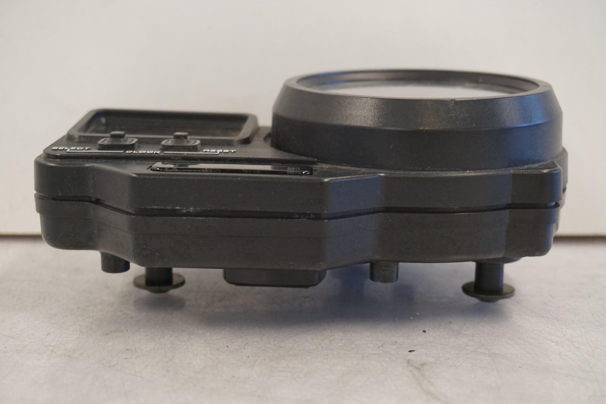 Baksidan på Instrumentpanel från en Yamaha YZF R6 -2000 motorcykel.