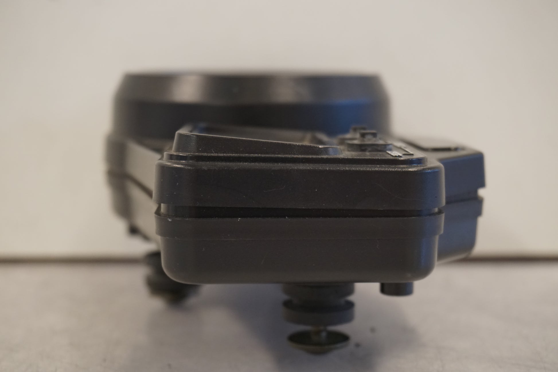 Höger sida på Instrumentpanel från en Yamaha YZF R6 -2000 motorcykel.