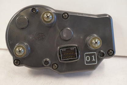 Snett nerifrån på Instrumentpanel från en Yamaha YZF R6 -2000 motorcykel.