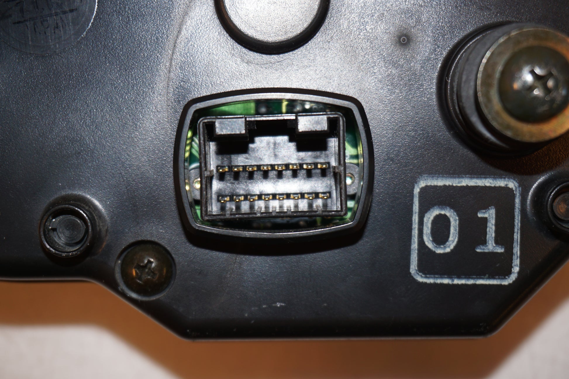 Extrabild1 på Instrumentpanel från en Yamaha YZF R6 -2000 motorcykel.