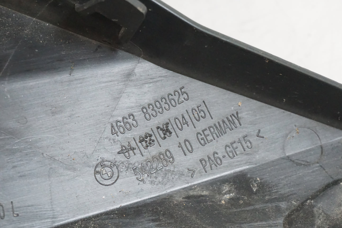 Cubierta lateral de plástico interior