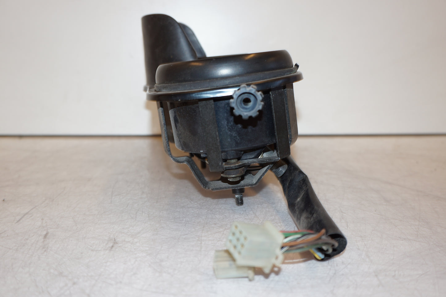 Snett uppifrån på Instrumentpanel från en Yamaha FZ 750 -1989 motorcykel.