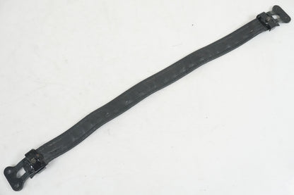 Vänster sida på Sadelrem från en Kawasaki VN 1600 -2006 motorcykel.