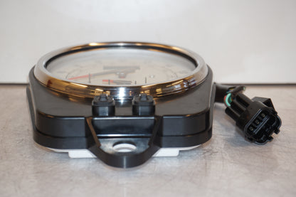 Baksidan på Instrumentpanel från en Yamaha XV 1600 -2004 motorcykel.