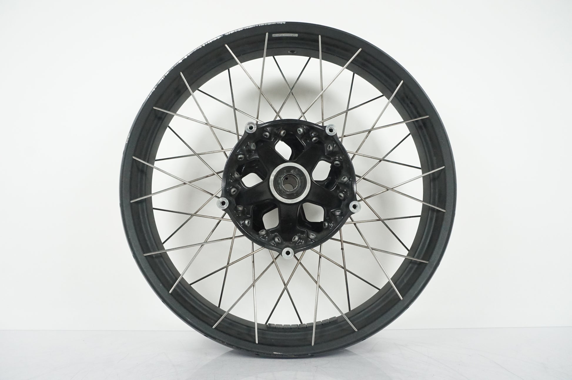 Extrabild1 på Fälg från en BMW R 1200 GSA -2018 motorcykel.