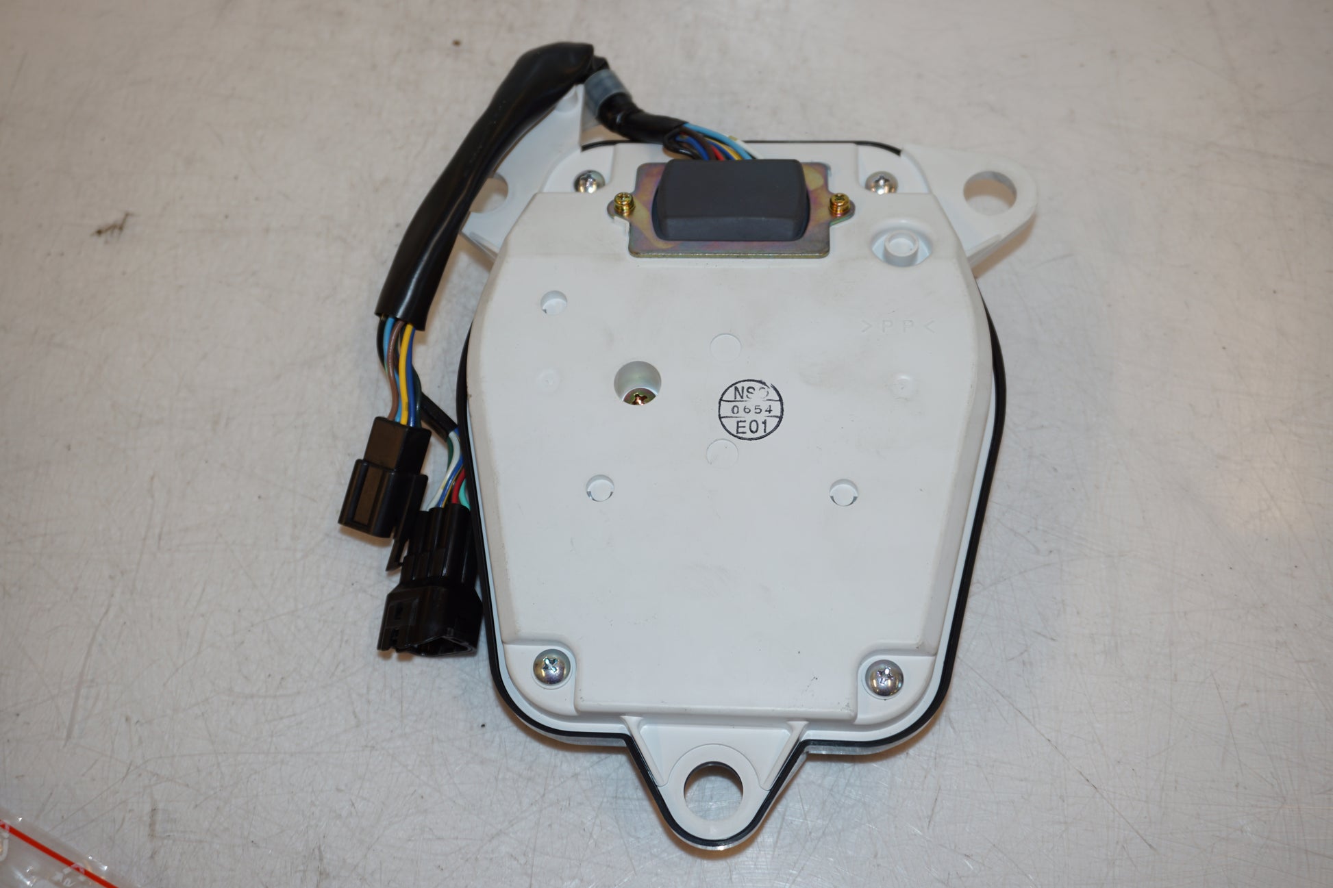 Snett nerifrån på Instrumentpanel från en Yamaha XV 1600 -2004 motorcykel.