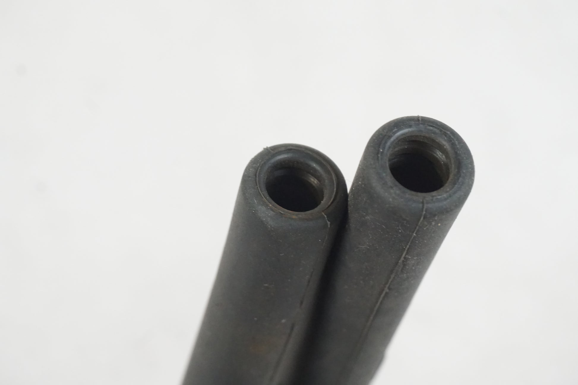 Vänster sida på Tändspole från en Kawasaki ZX-7R -1997 motorcykel.