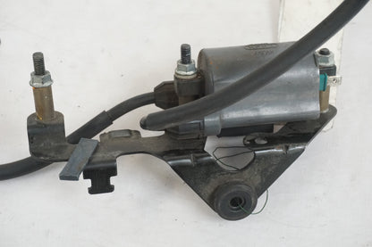 Vänster sida på Tändspole från en Kawasaki ZX-7R -1997 motorcykel.