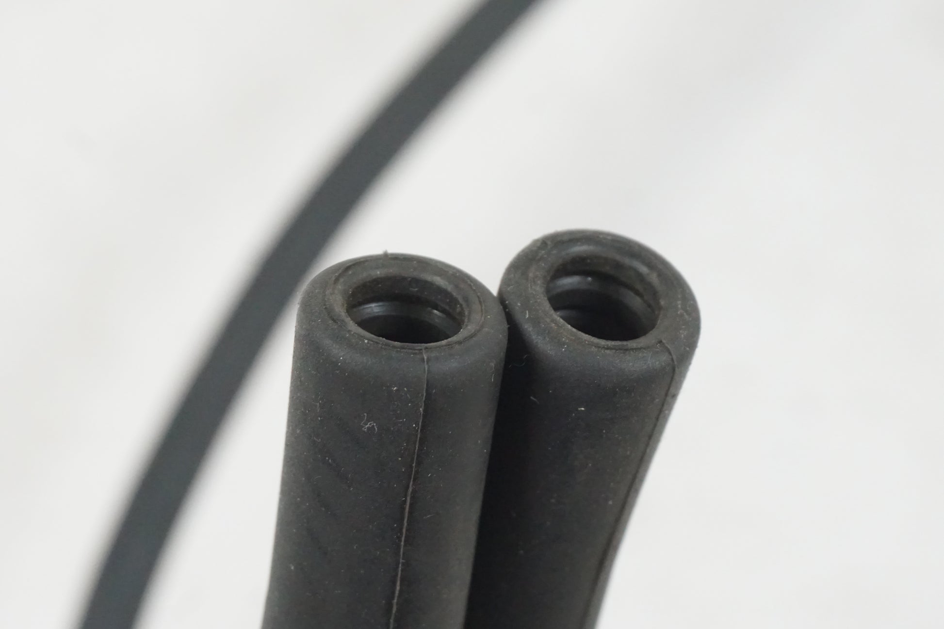 Snett nerifrån på Tändspole från en Kawasaki ZX-7R -1997 motorcykel.