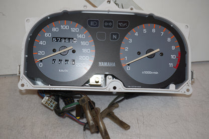 Framsidan på Instrumentpanel från en Yamaha XJ 600 Diversion -1992 motorcykel.