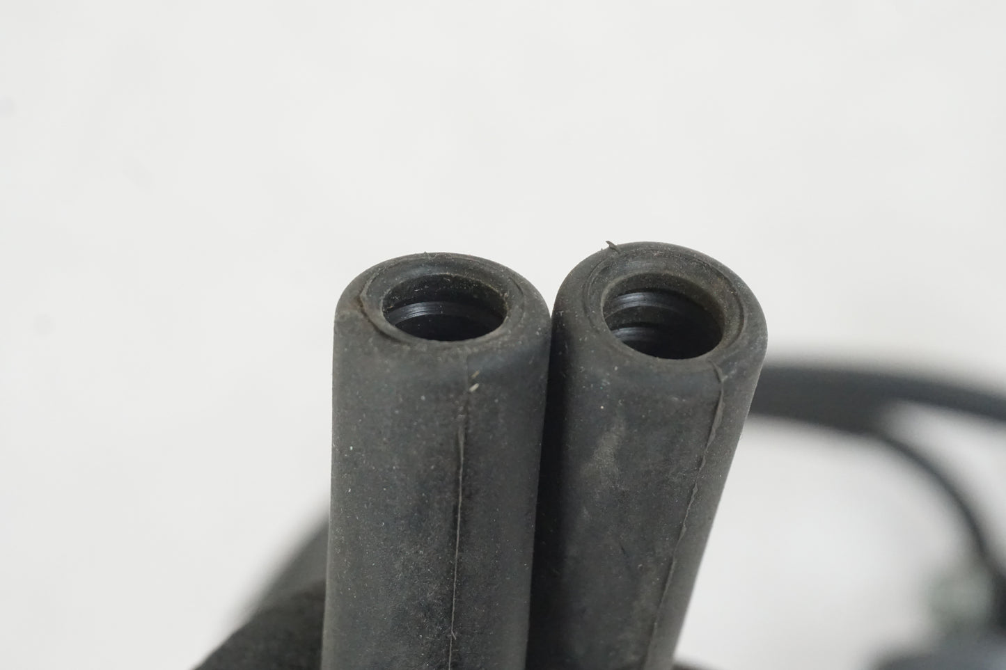 Baksidan på Tändspole från en Kawasaki ZX-9R -1996 motorcykel.