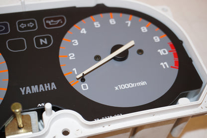 Höger sida på Instrumentpanel från en Yamaha XJ 600 Diversion -1992 motorcykel.