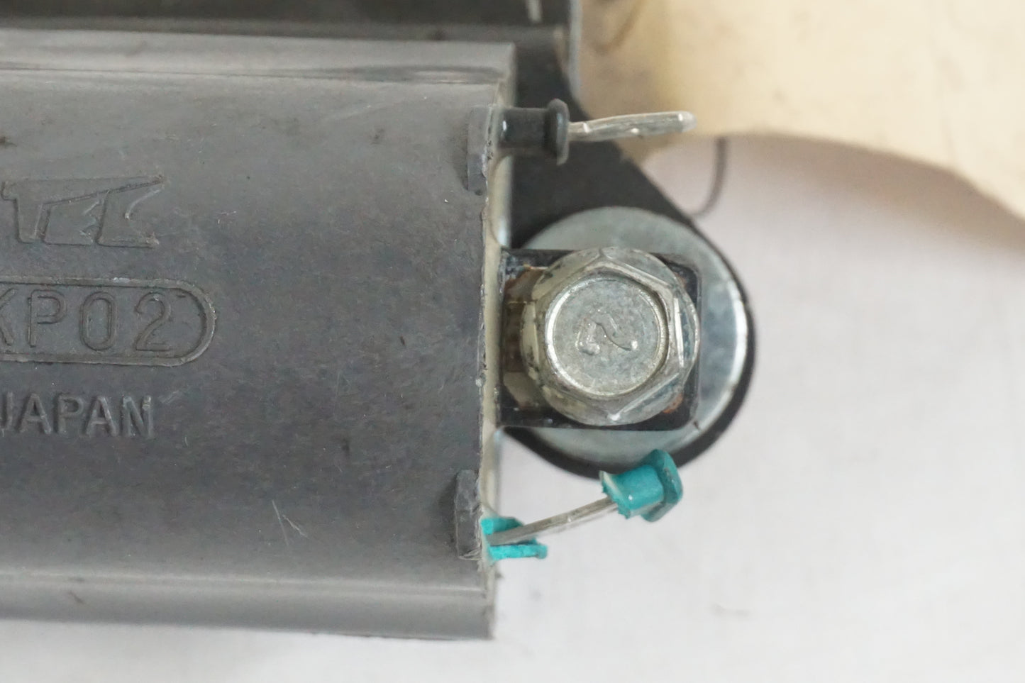 Vänster sida på Tändspole från en Kawasaki ZX-9R -1996 motorcykel.