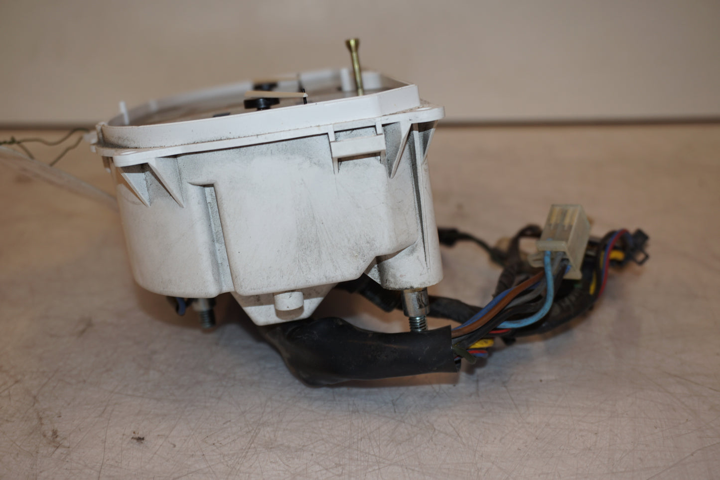 Snett uppifrån på Instrumentpanel från en Yamaha XJ 600 Diversion -1992 motorcykel.