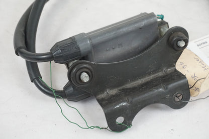 Snett uppifrån på Tändspole från en Kawasaki ZX-9R -1996 motorcykel.