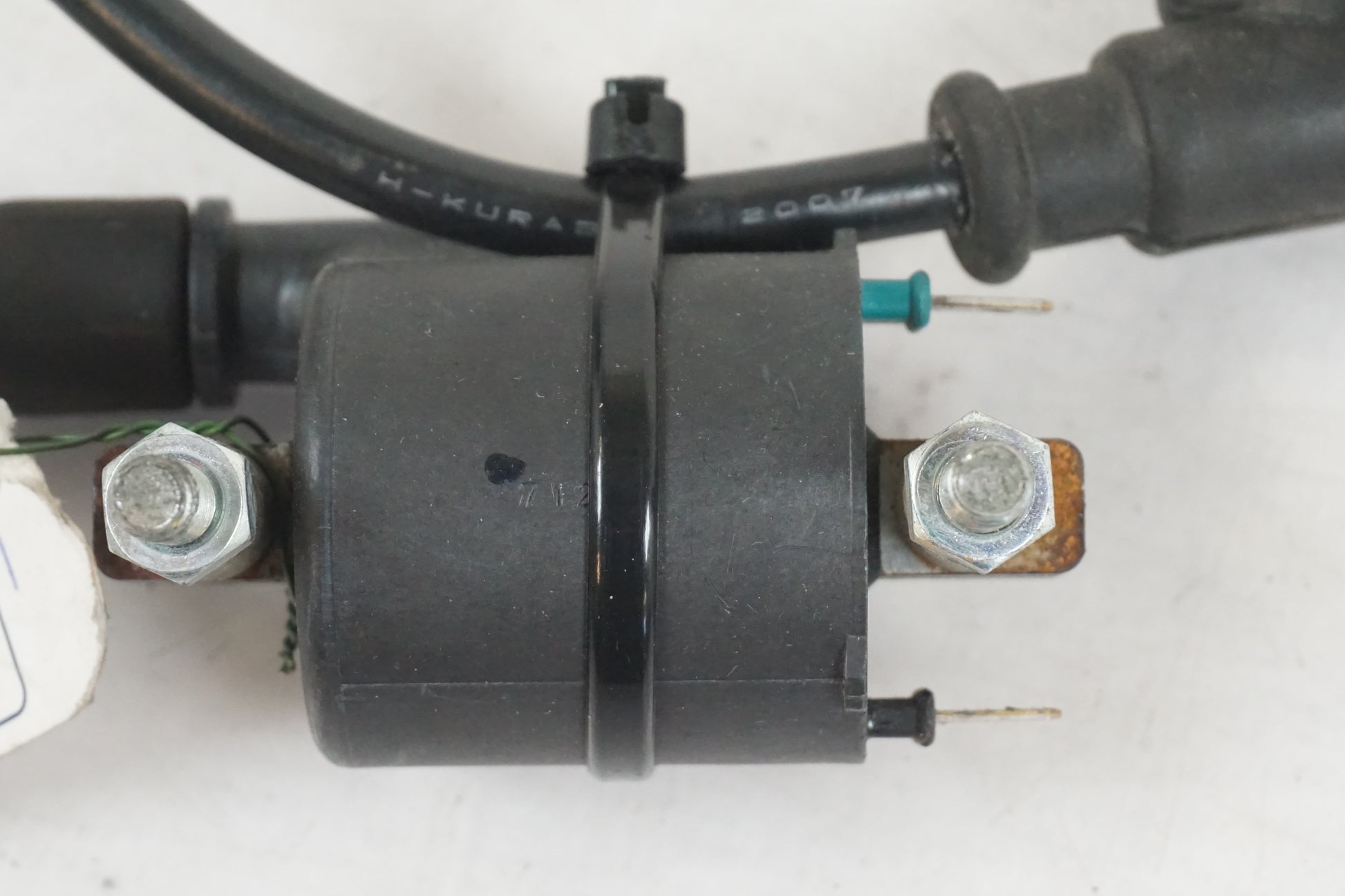 Baksidan på Tändspole från en Kawasaki VN 900 -2008 motorcykel.