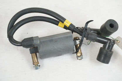 Baksidan på Tändspole från en Kawasaki ZR-7 -2002 motorcykel.