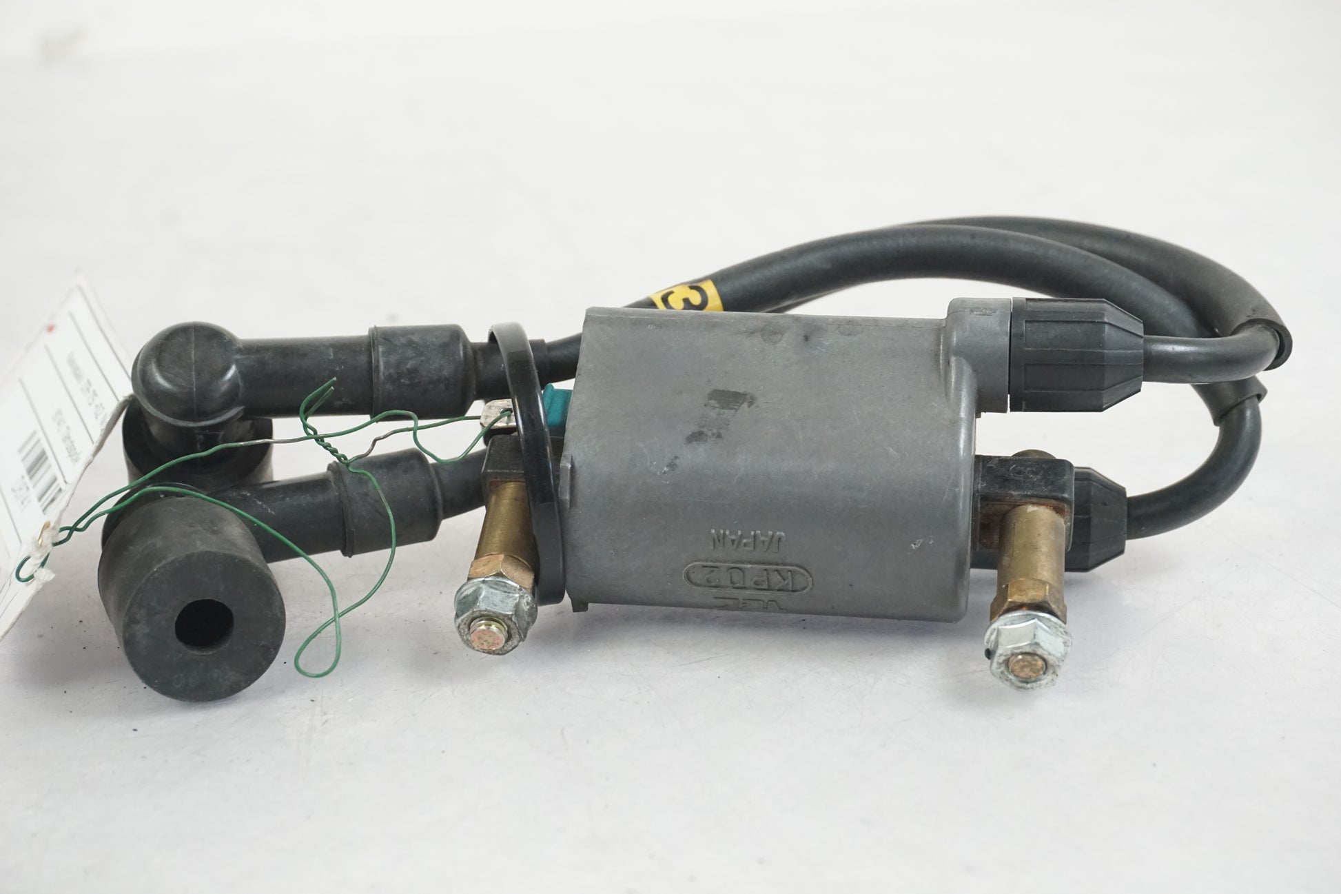 Höger sida på Tändspole från en Kawasaki ZR-7 -2002 motorcykel.