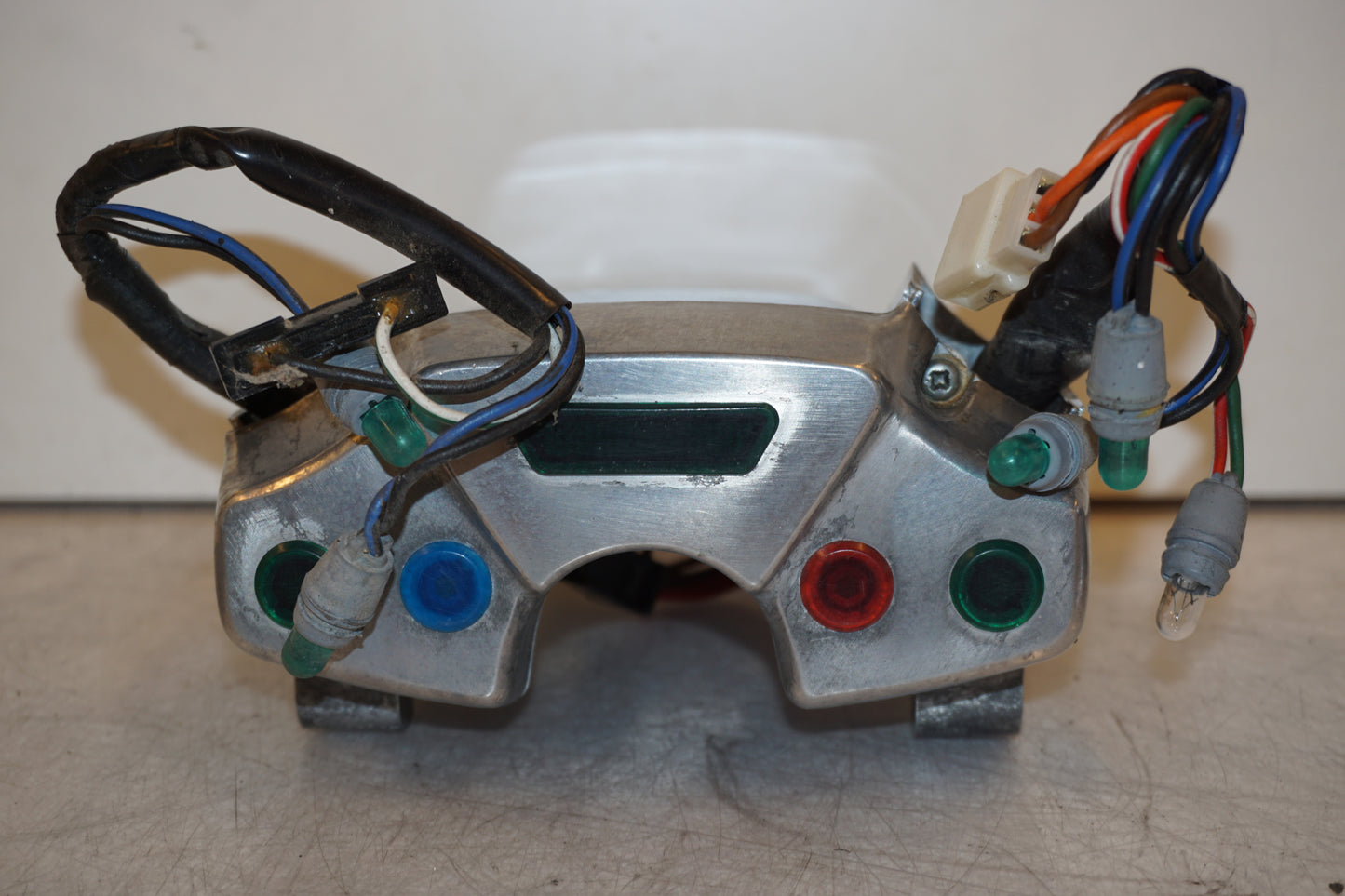 Baksidan på Kontrollamppanel från en Yamaha XV 750 -1993 motorcykel.