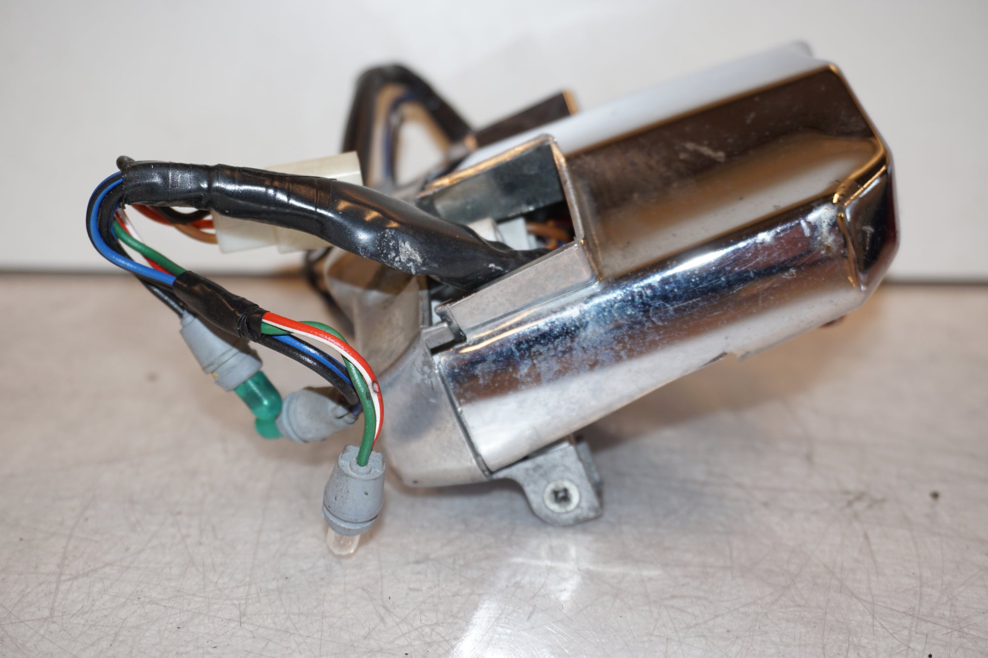 Snett uppifrån på Kontrollamppanel från en Yamaha XV 750 -1993 motorcykel.