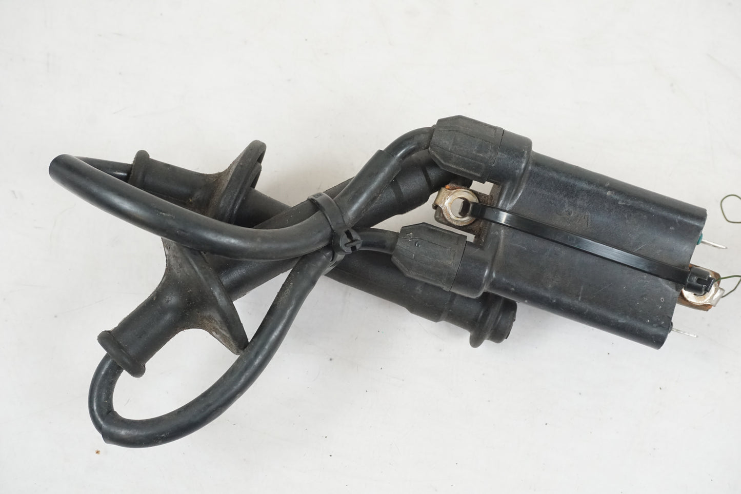 Höger sida på Tändspole från en Honda CBR 1000 F -1993 motorcykel.