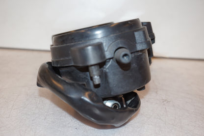 Höger sida på Instrumentpanel från en Yamaha YZF 1000 R -2001 motorcykel.