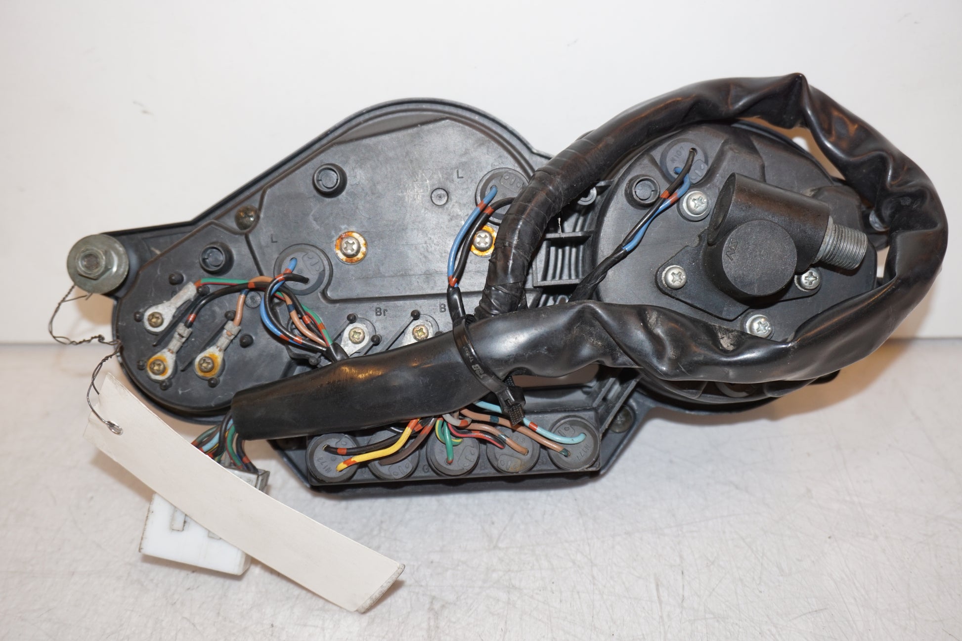Snett nerifrån på Instrumentpanel från en Yamaha YZF 1000 R -2001 motorcykel.