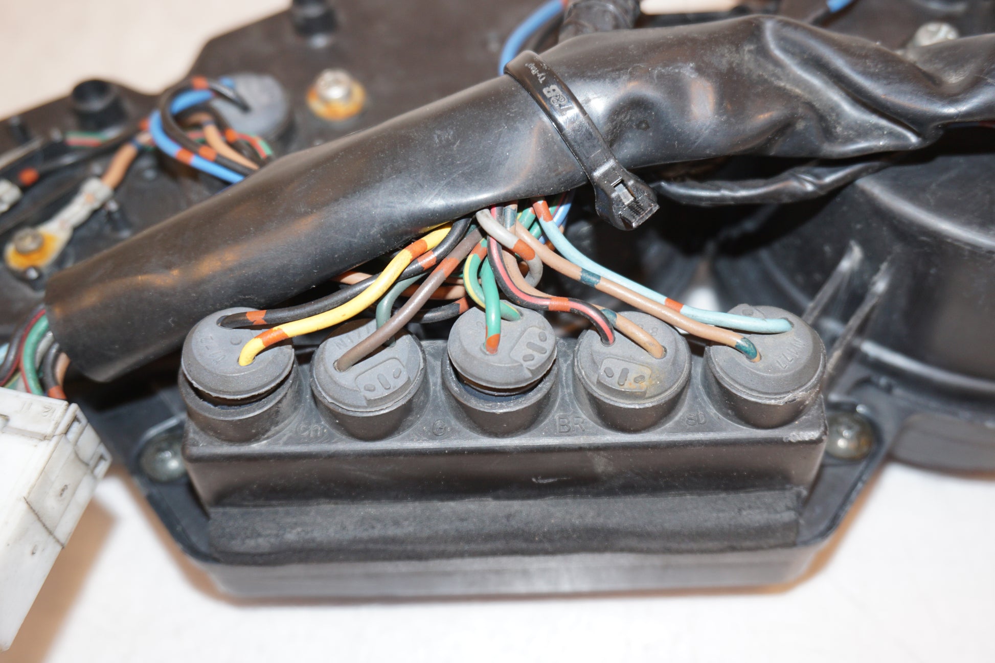 Extrabild2 på Instrumentpanel från en Yamaha YZF 1000 R -2001 motorcykel.