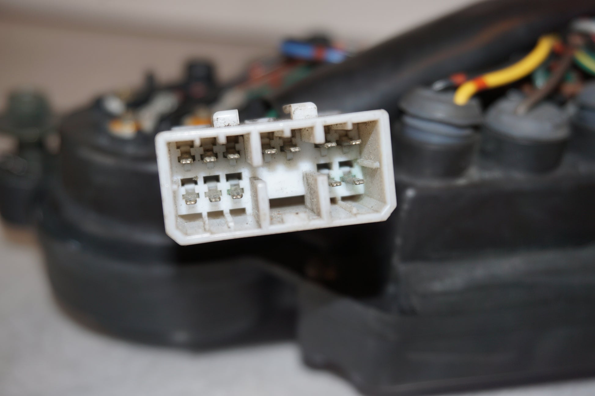 Extrabild3 på Instrumentpanel från en Yamaha YZF 1000 R -2001 motorcykel.