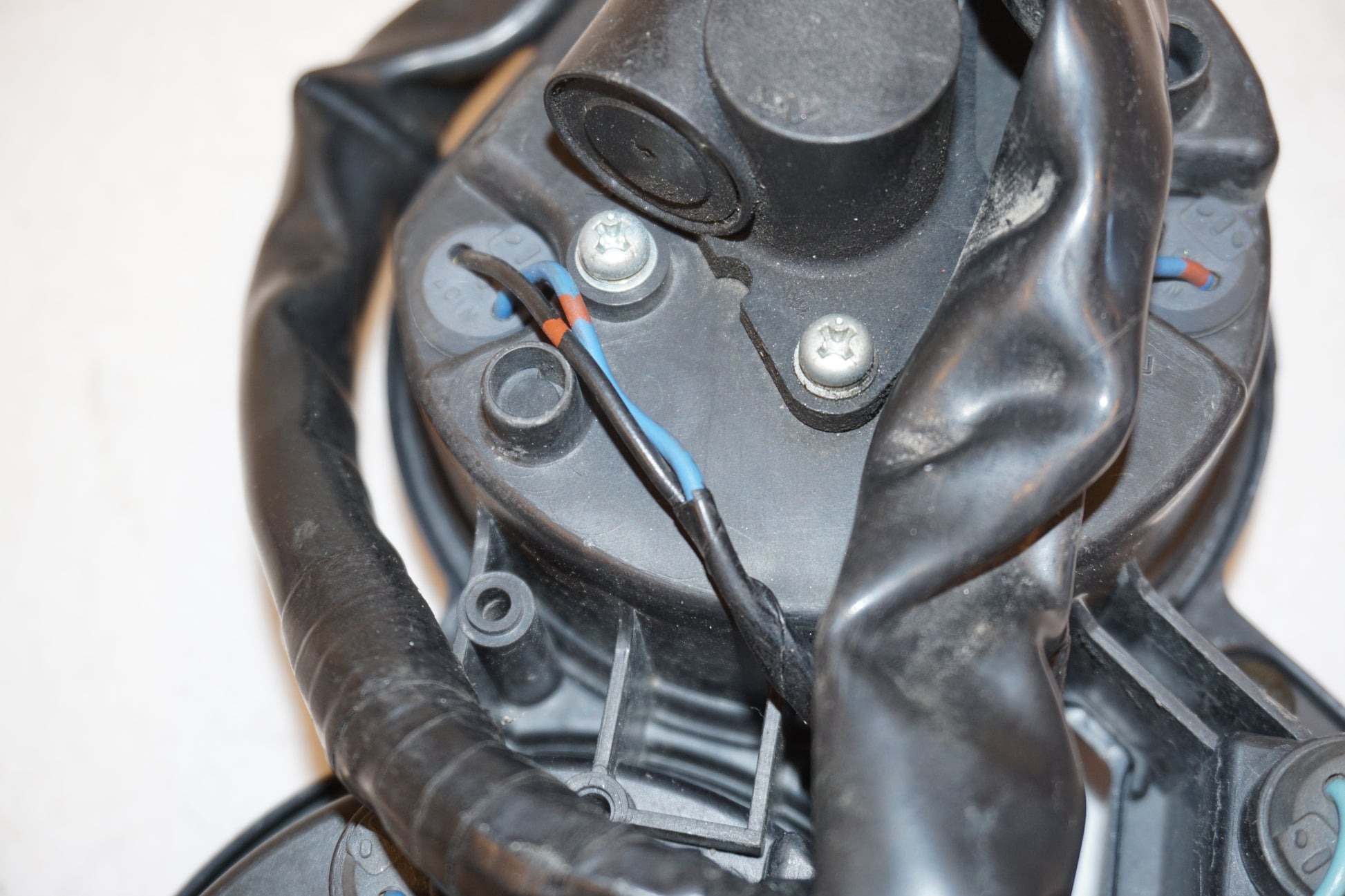 Extrabild4 på Instrumentpanel från en Yamaha YZF 1000 R -2001 motorcykel.